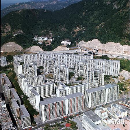 於1960年至1963年間建成的蘇屋邨設計像個山城。