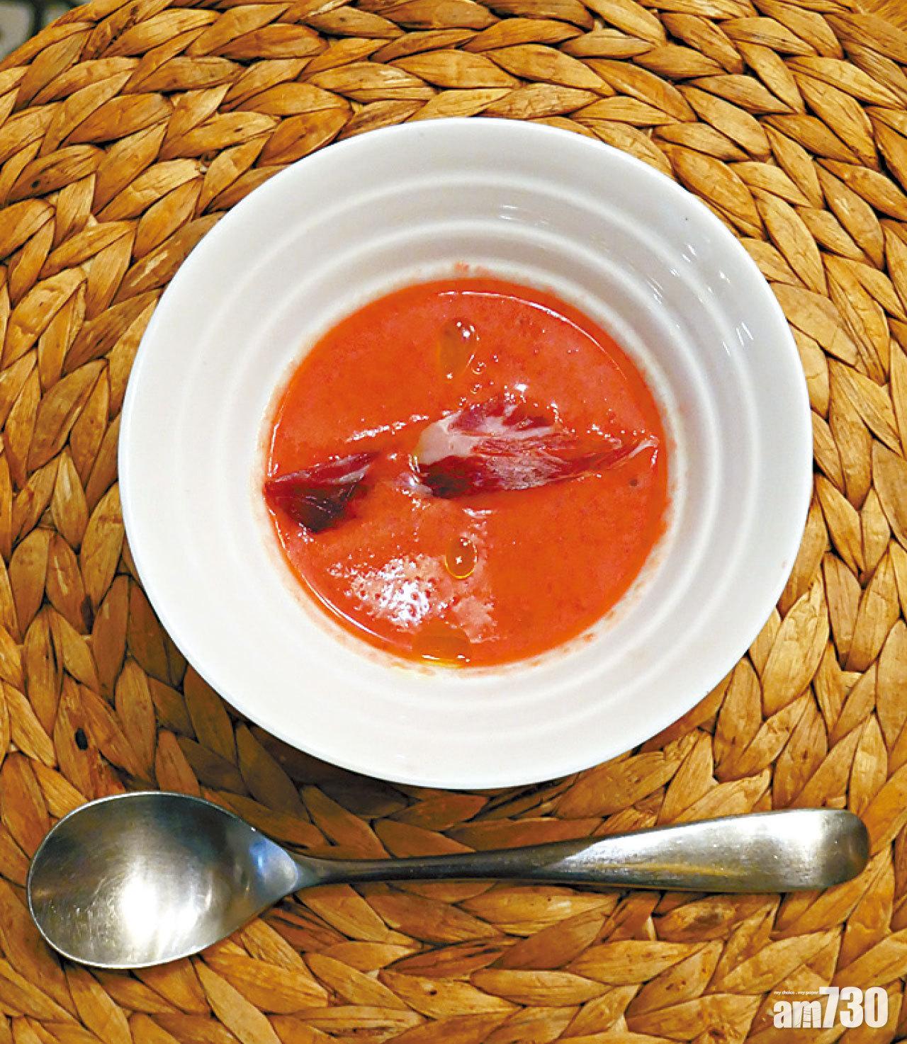 要令Gazpacho好味,原來可以在最後加一片火腿,讓肉香和脂肪輕輕提鮮。