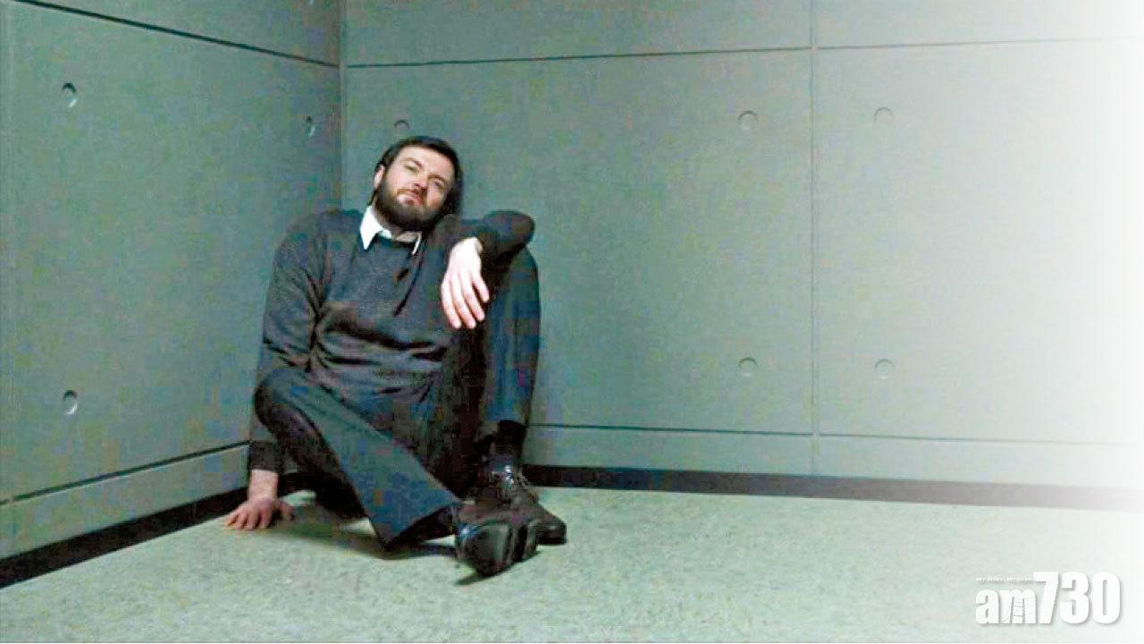 Oleg為信念而犧牲,成為階下囚,他是全劇的悲劇英雄。