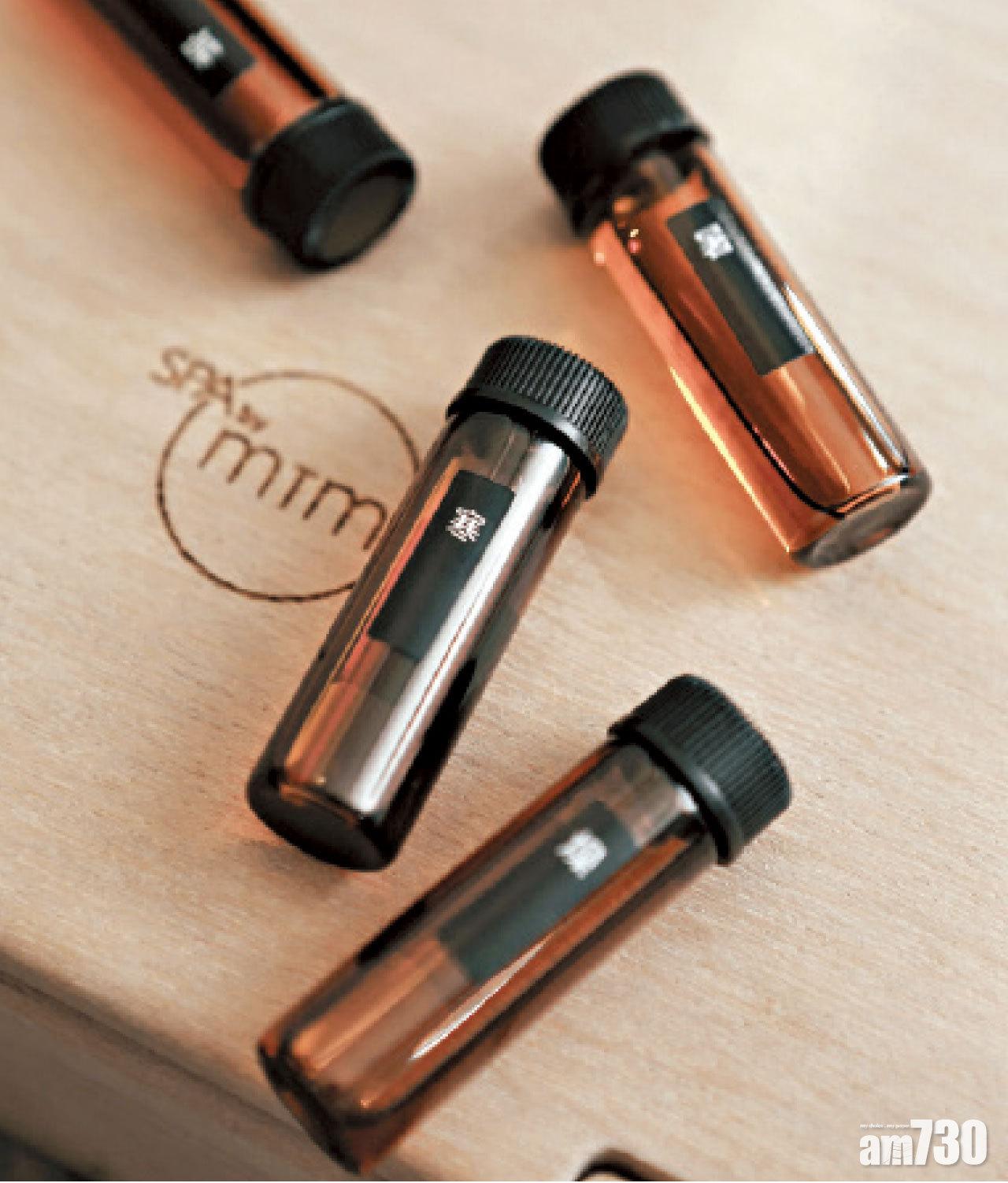 2. 客人可選用最適合自己的草本配方油。