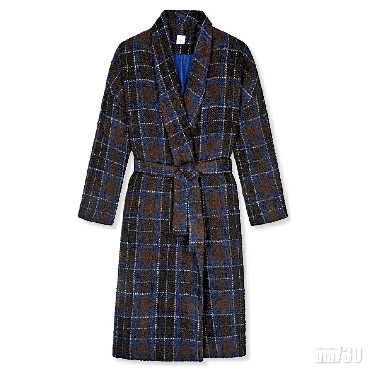 ■格仔圖案直身長褸£250。