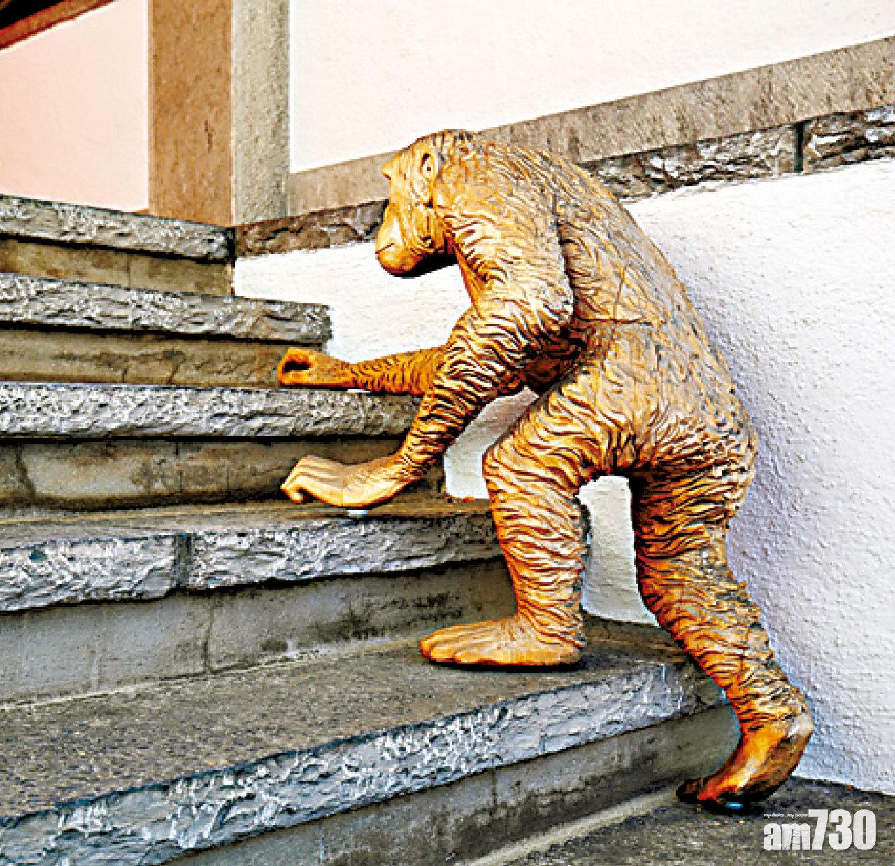 學校內有趣的裝飾,栩栩如生。