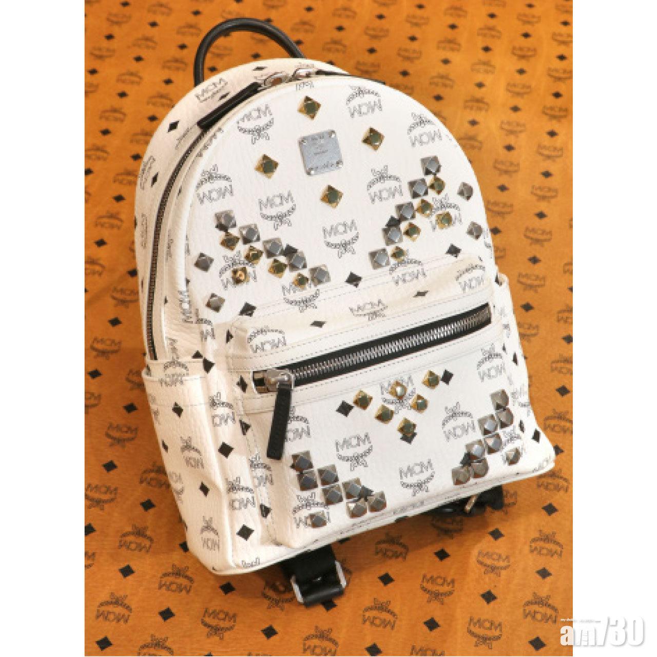 ■白色背包 $6,800