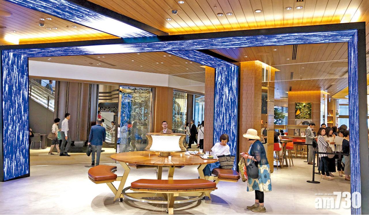 Lexus的咖啡店,以優雅枱椅和創意影像提供新感覺。