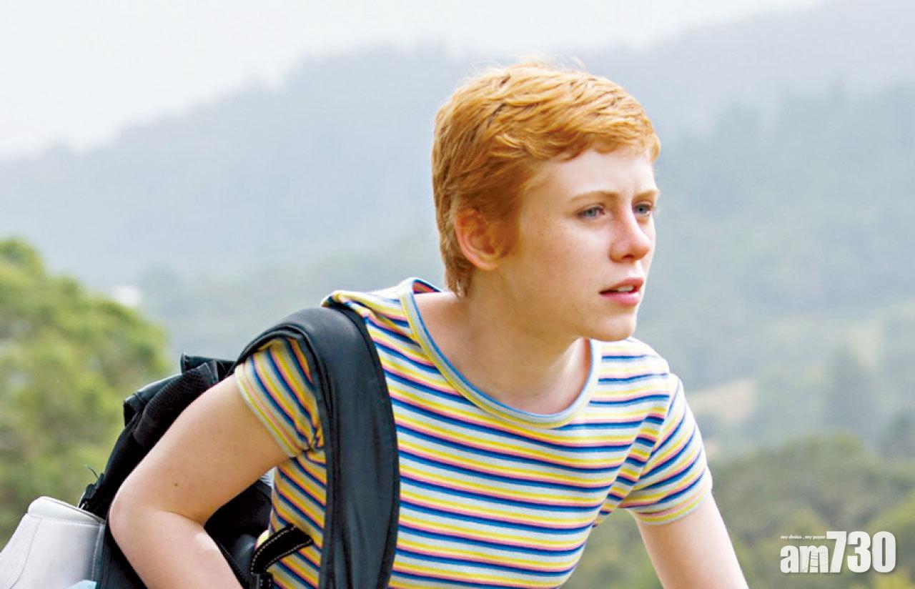 飾演Camille另一位細妹Amma的Eliza Scanlen,演活人前乖乖女、人後使壞的雙面性格,又一值得注目的年輕演員。