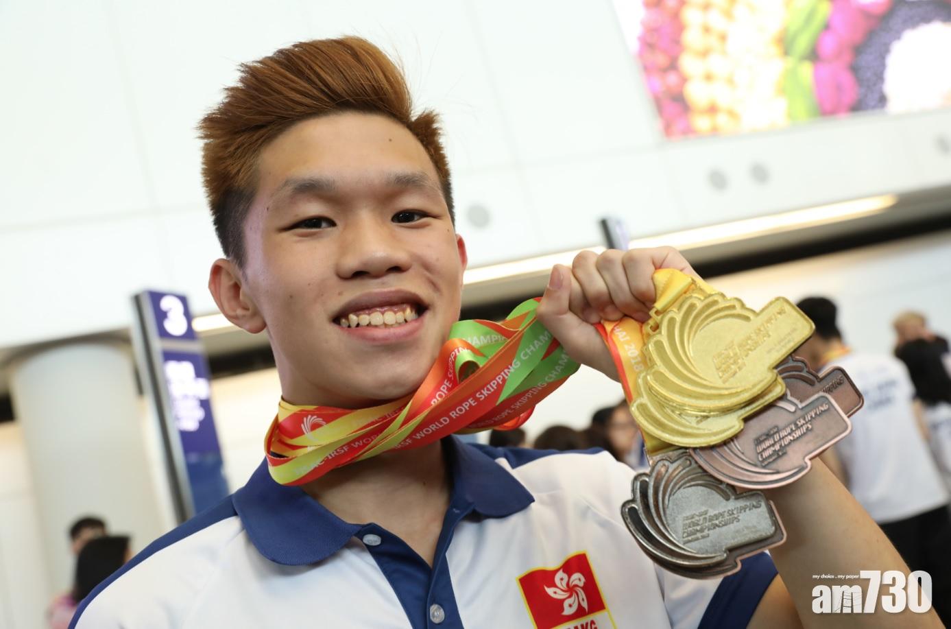 劉盼晞勇奪15歲或以上男子組個人項目總冠軍。(陳奕釗攝)