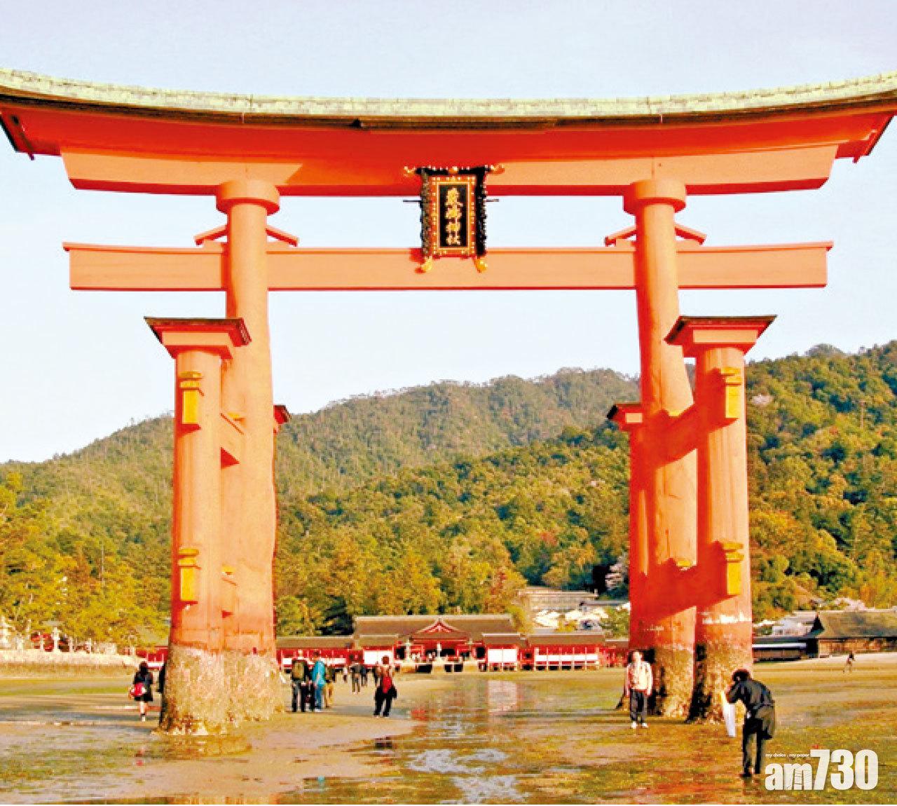 退潮時,徒步走到大鳥居取景。