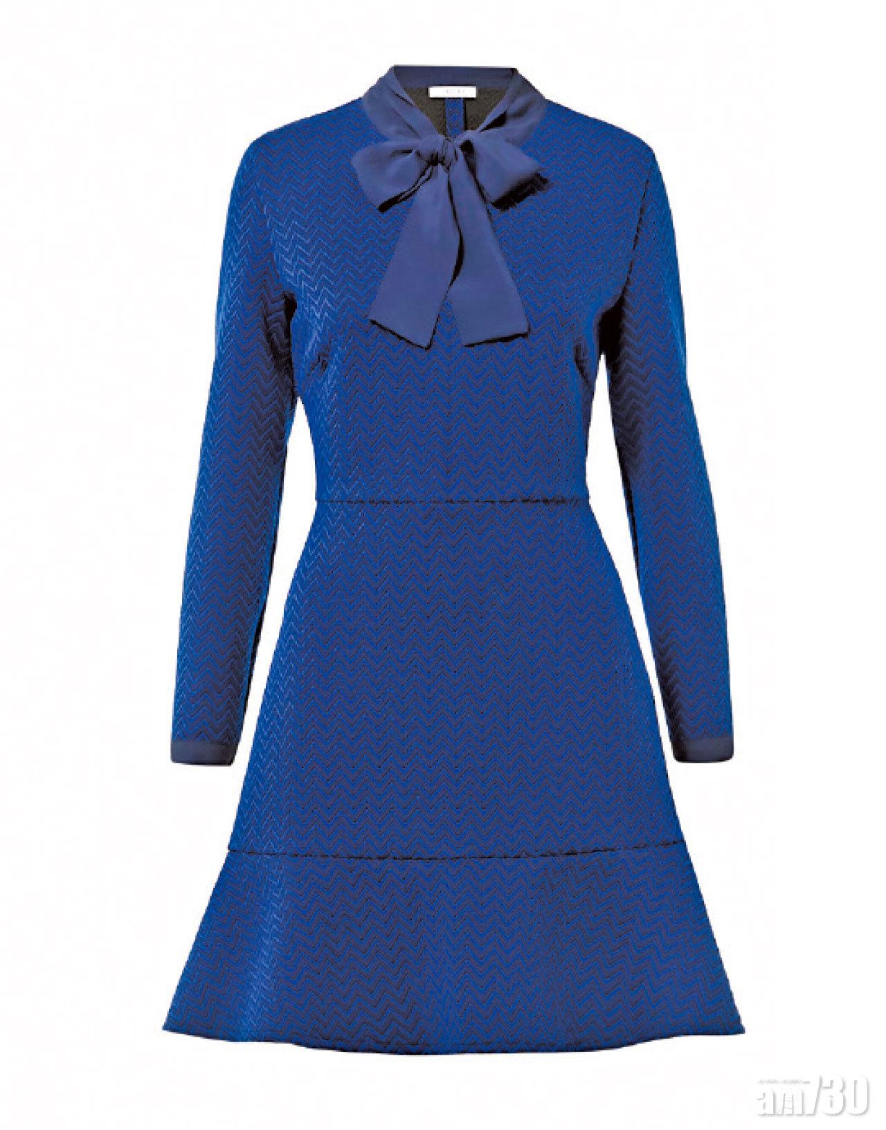 藍色絲帶領波浪紋dress $2,980(B)