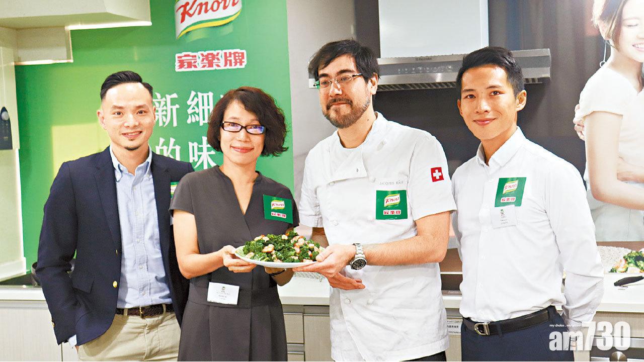 侯維佳(左一)指工作過多或致抑鬱。(曠梓祈攝)