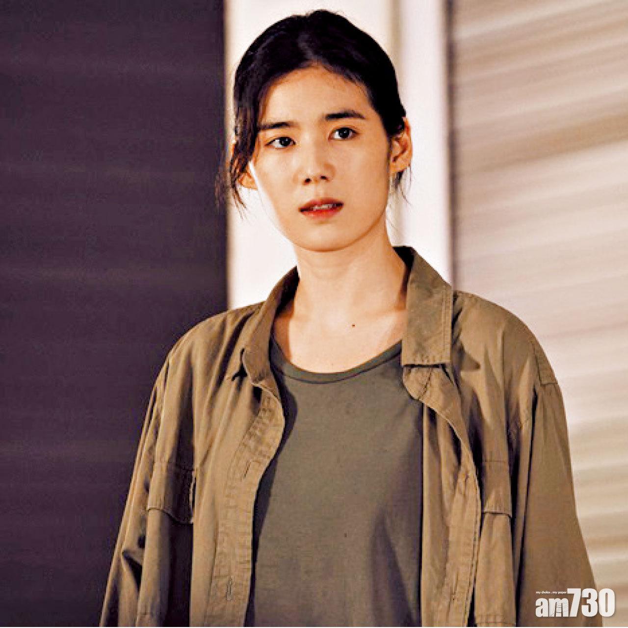 鄭恩彩飾演是一名不信鬼神的刑警姜吉英。