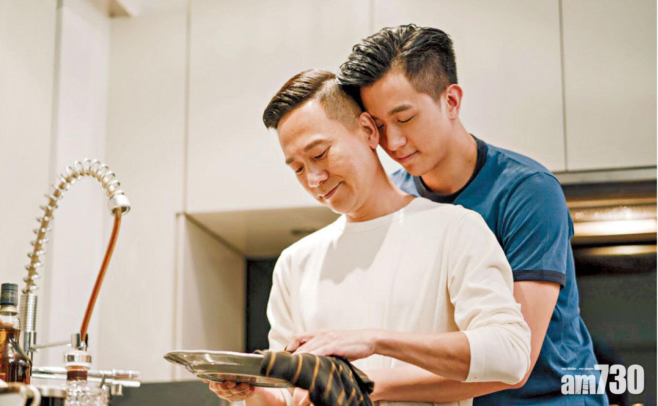 陳國邦與徐肇平合演同性伴侶,後者的演戲經驗雖淺,但兩人演來自然,與一般情侶無異。