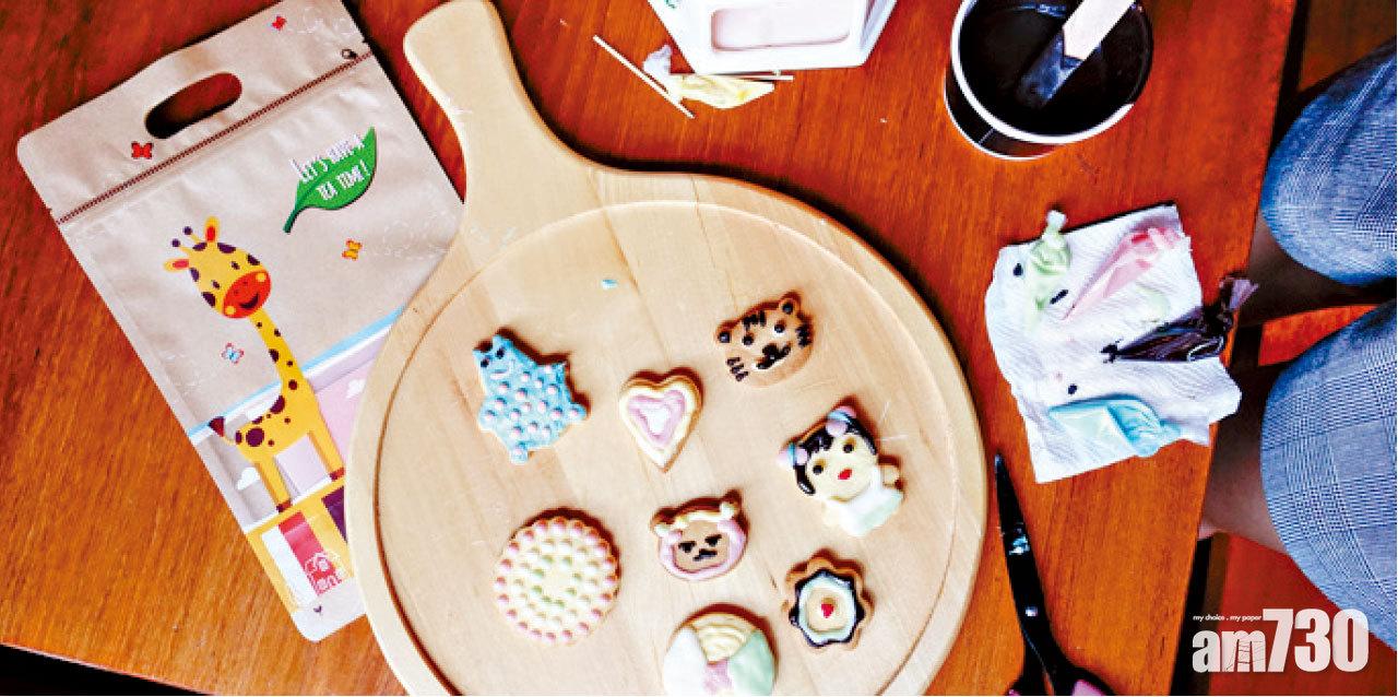 製作後會由店員協助冷卻及入袋,然後便可以把作品帶走。