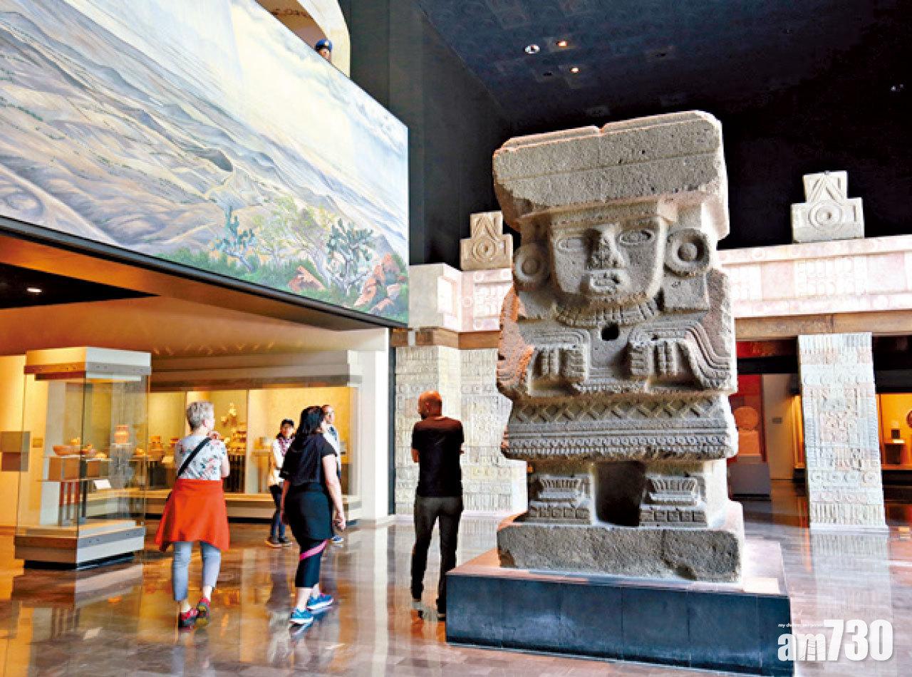 代表古典瑪雅文化的巨型石雕。