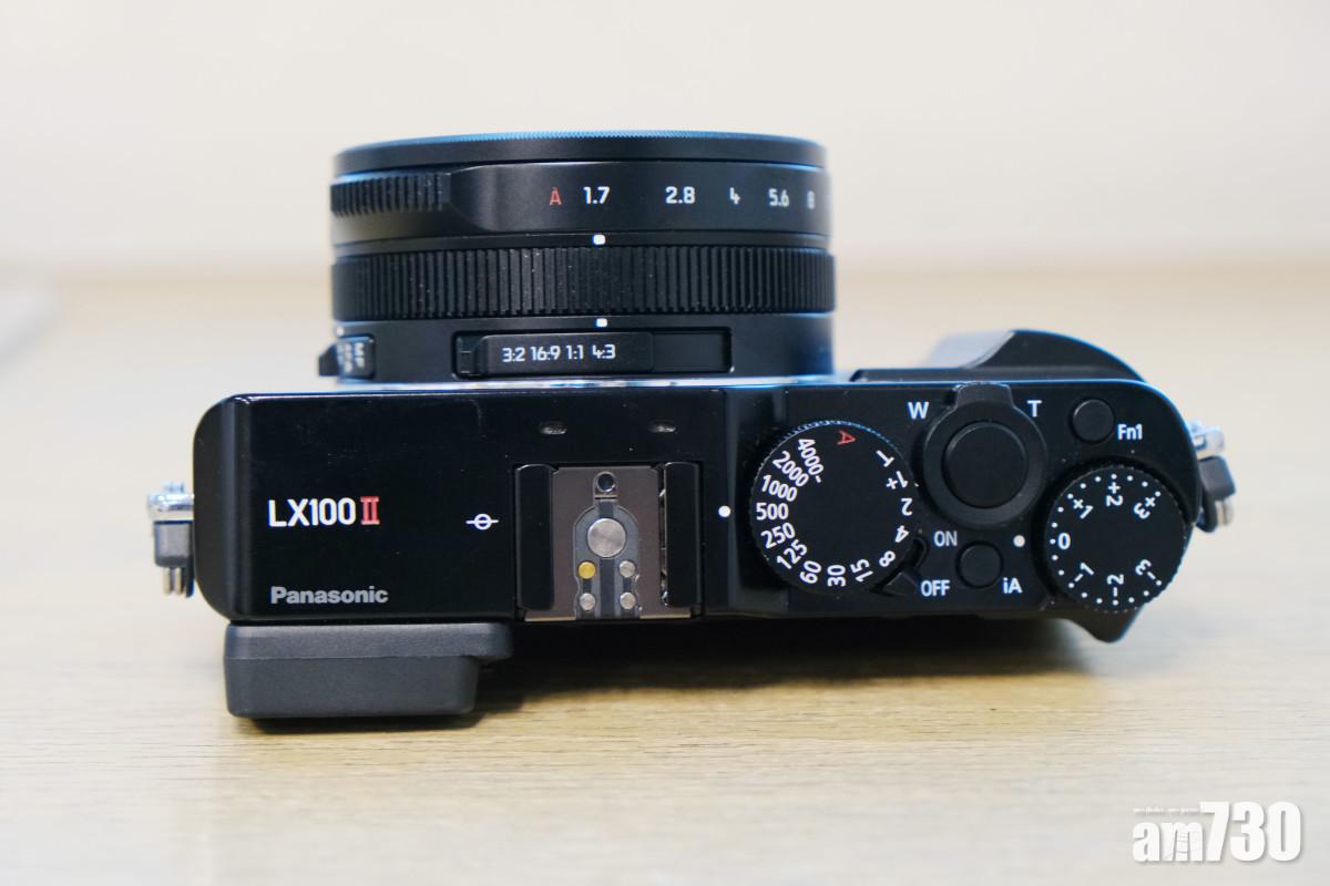主要LX100 II有二代的紅色標示。