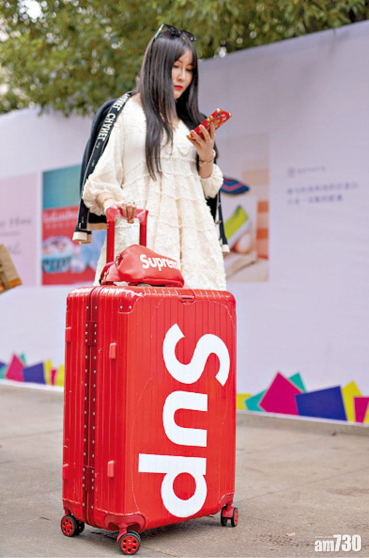 上海時裝周拖喼出動博街拍的潮人們。