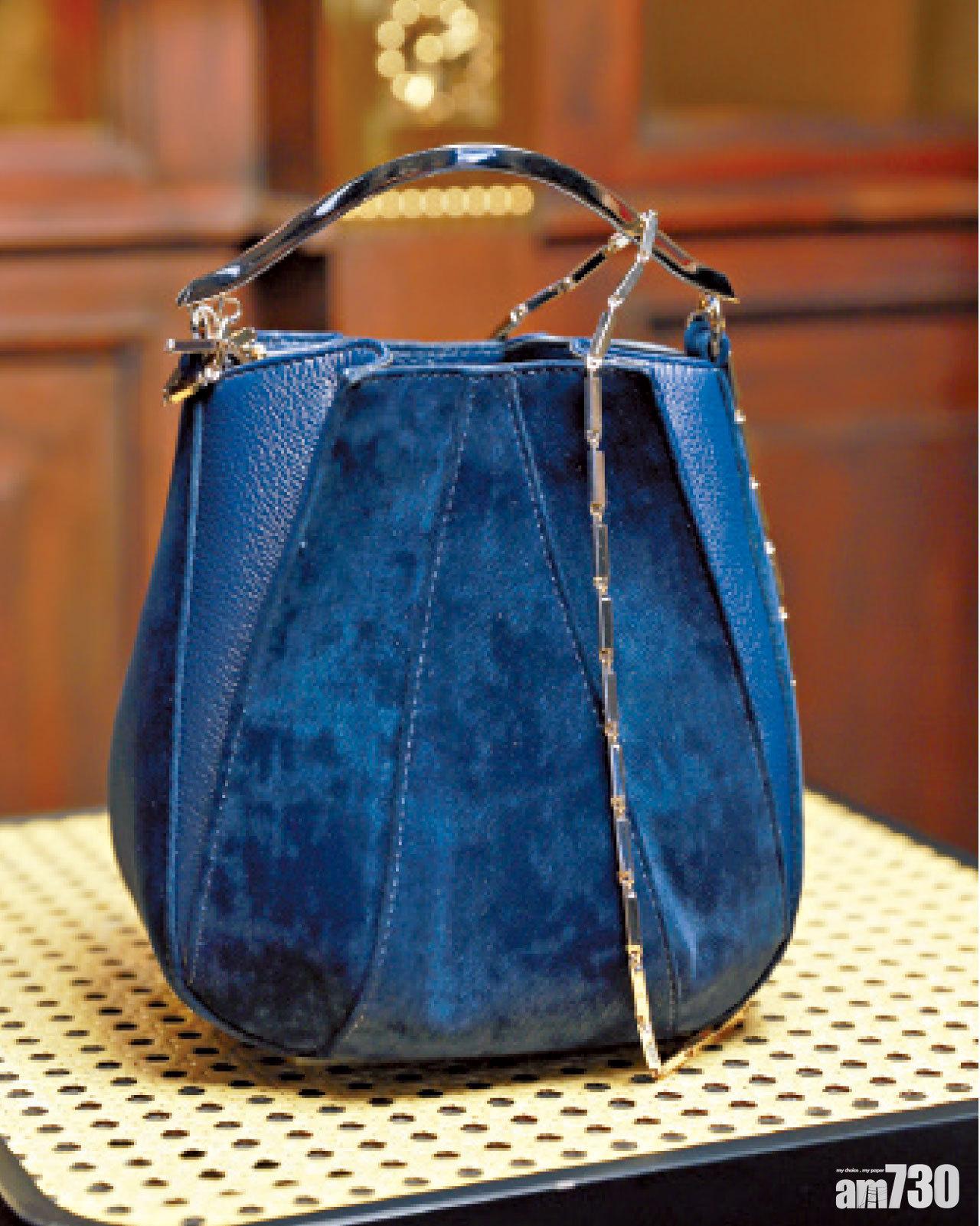 金屬鏈帶手袋,復古味重,$4,252。(EDDIE BORGO)