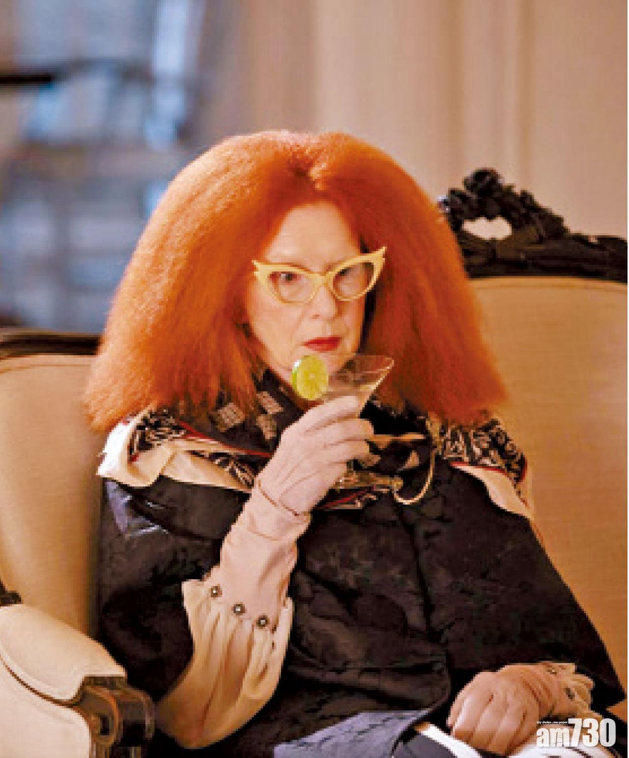 Frances Conroy飾演女巫Myrtle,一睇就知係Grace Coddington分身。