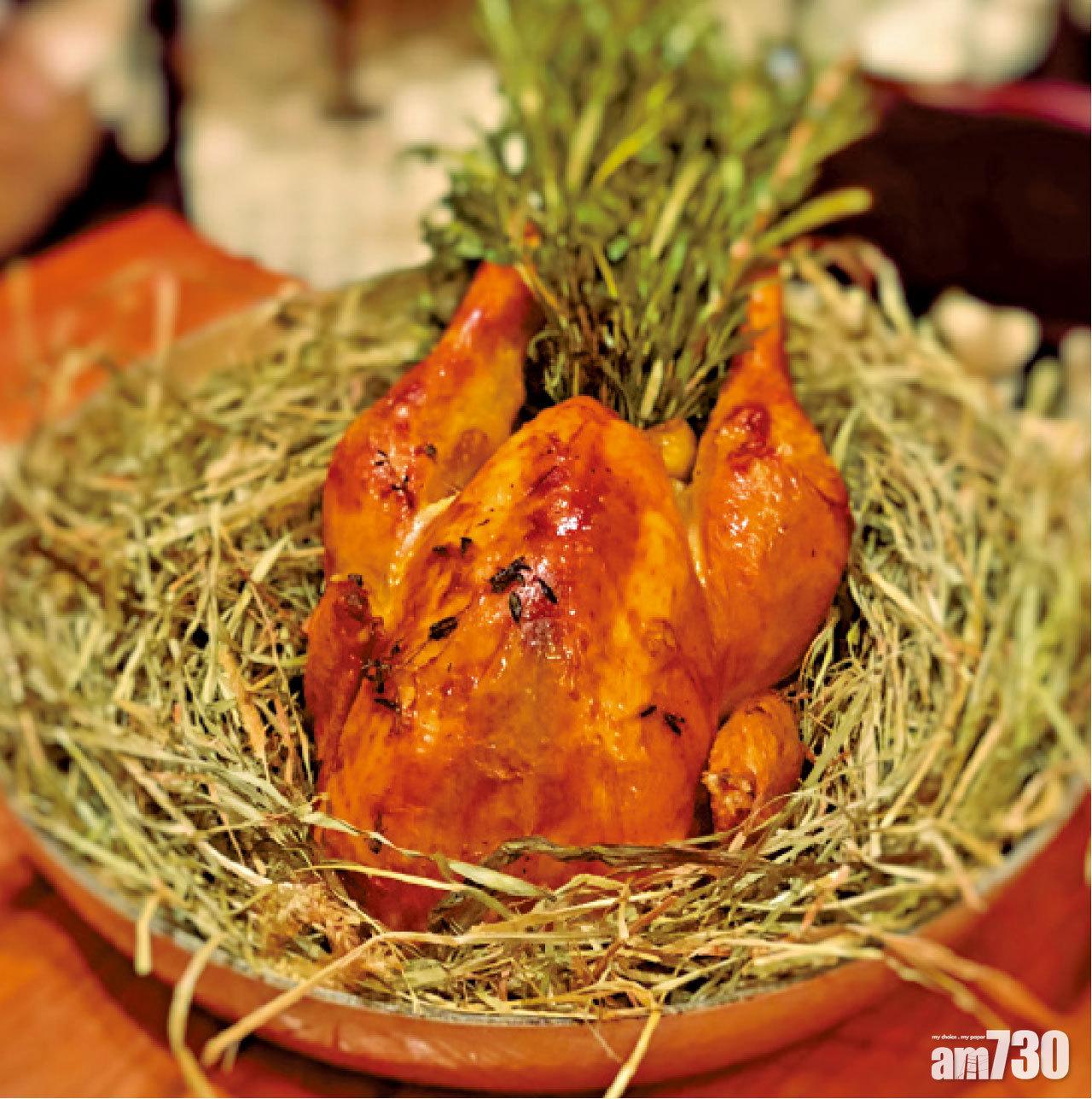Roasted Whole Chicken賣相超靚最啱相機食先。 ($790/要預訂)