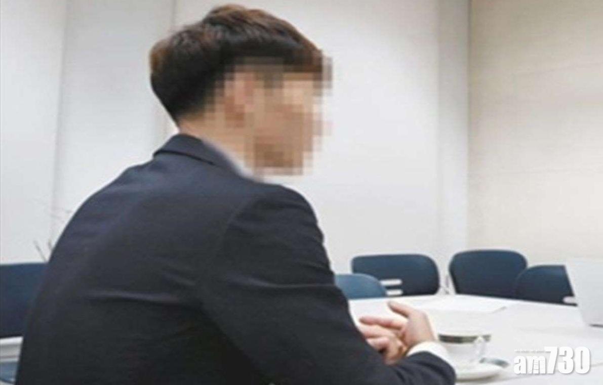 脫北士兵吳青成接受南韓《朝鮮日報》訪問。(互聯網)