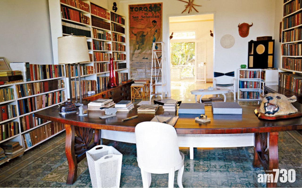 書房藏書量大,文化人居所必備。