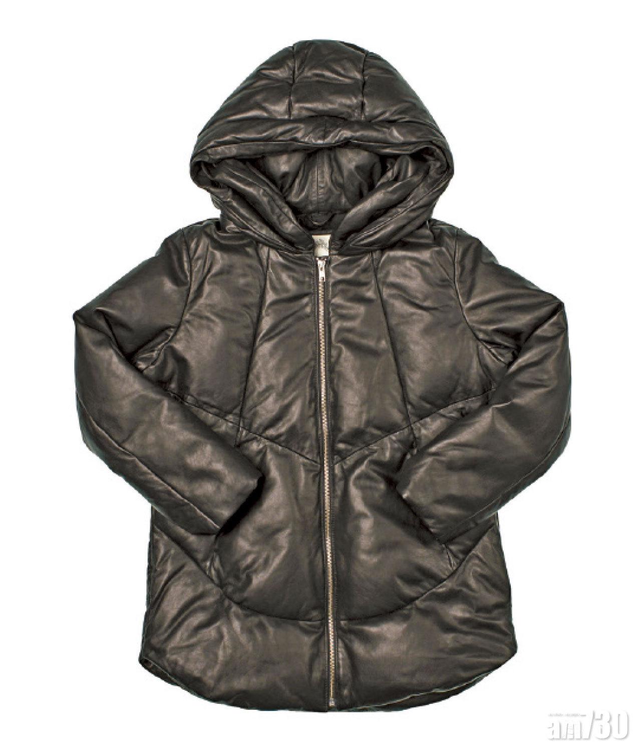 黑色皮革連帽直篷間down jacket $4,990(C)