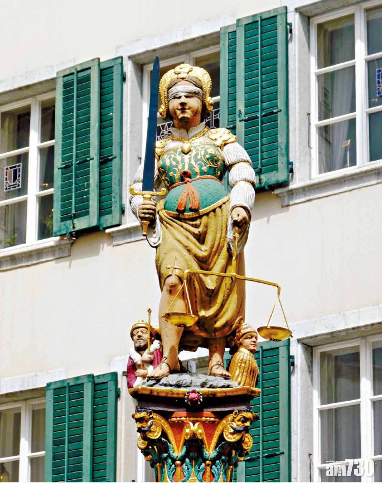 噴泉的支柱,很具觀賞價值。