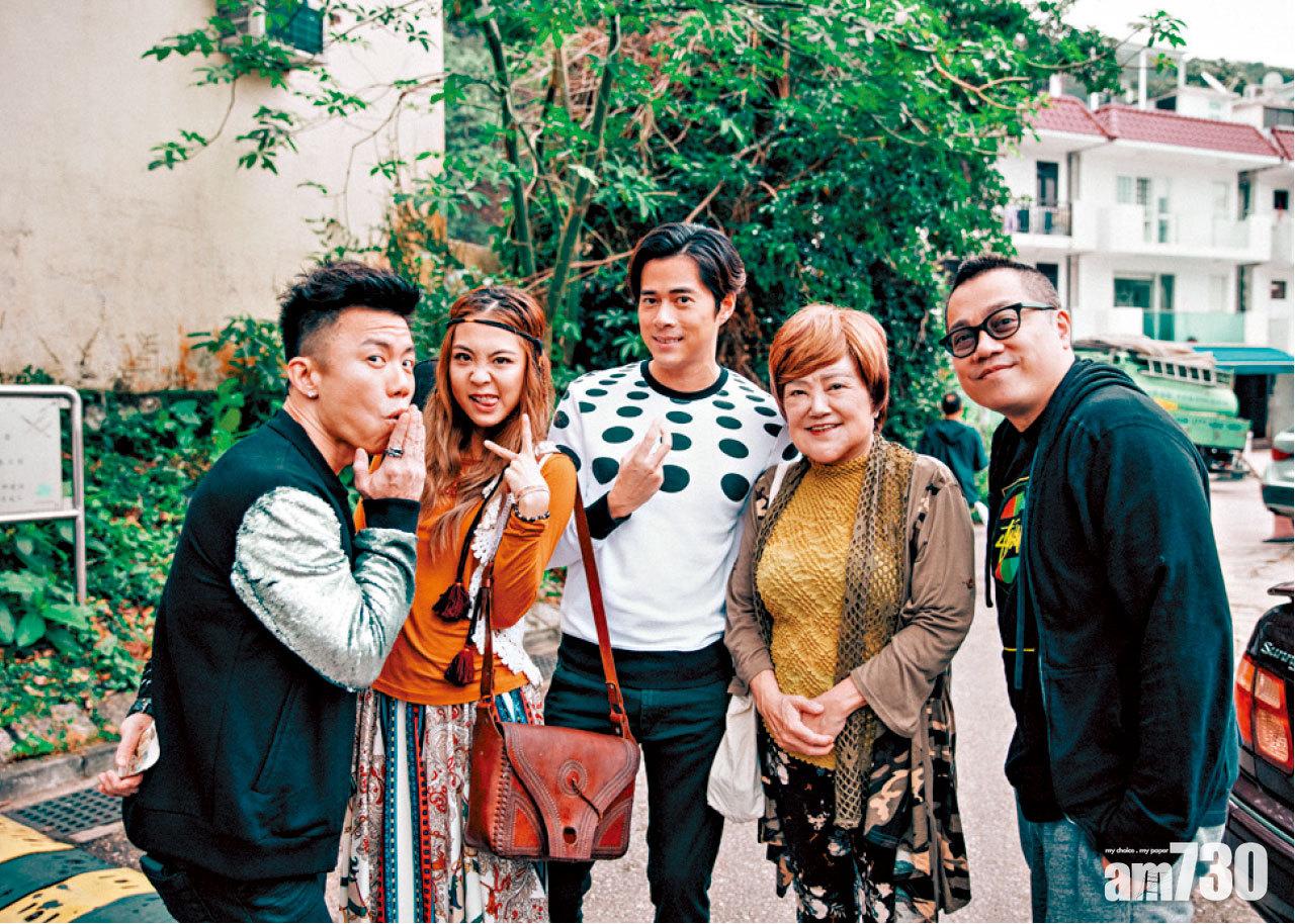 彭浩翔執導的喜劇,通常都會見到音音姐(右二)。