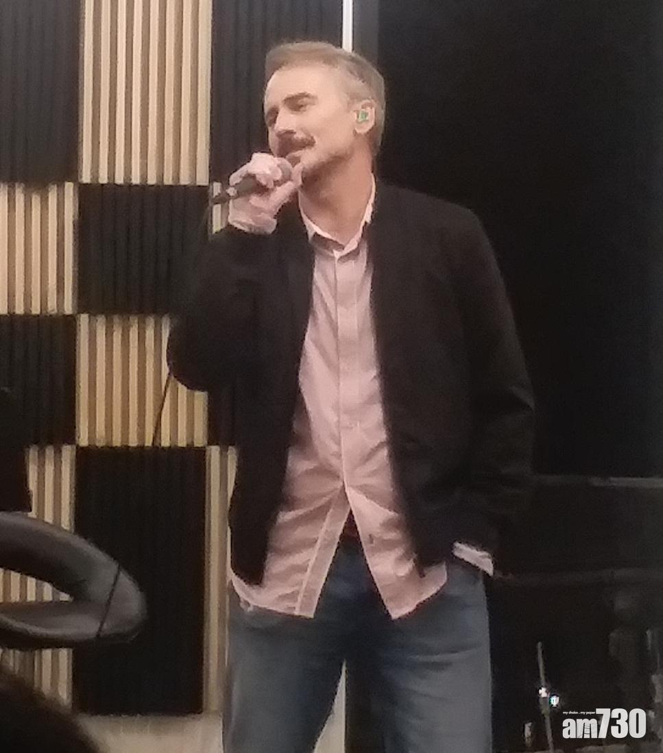 河國榮為靈實的慈善演唱會擔綱演出,日前進行綵排。