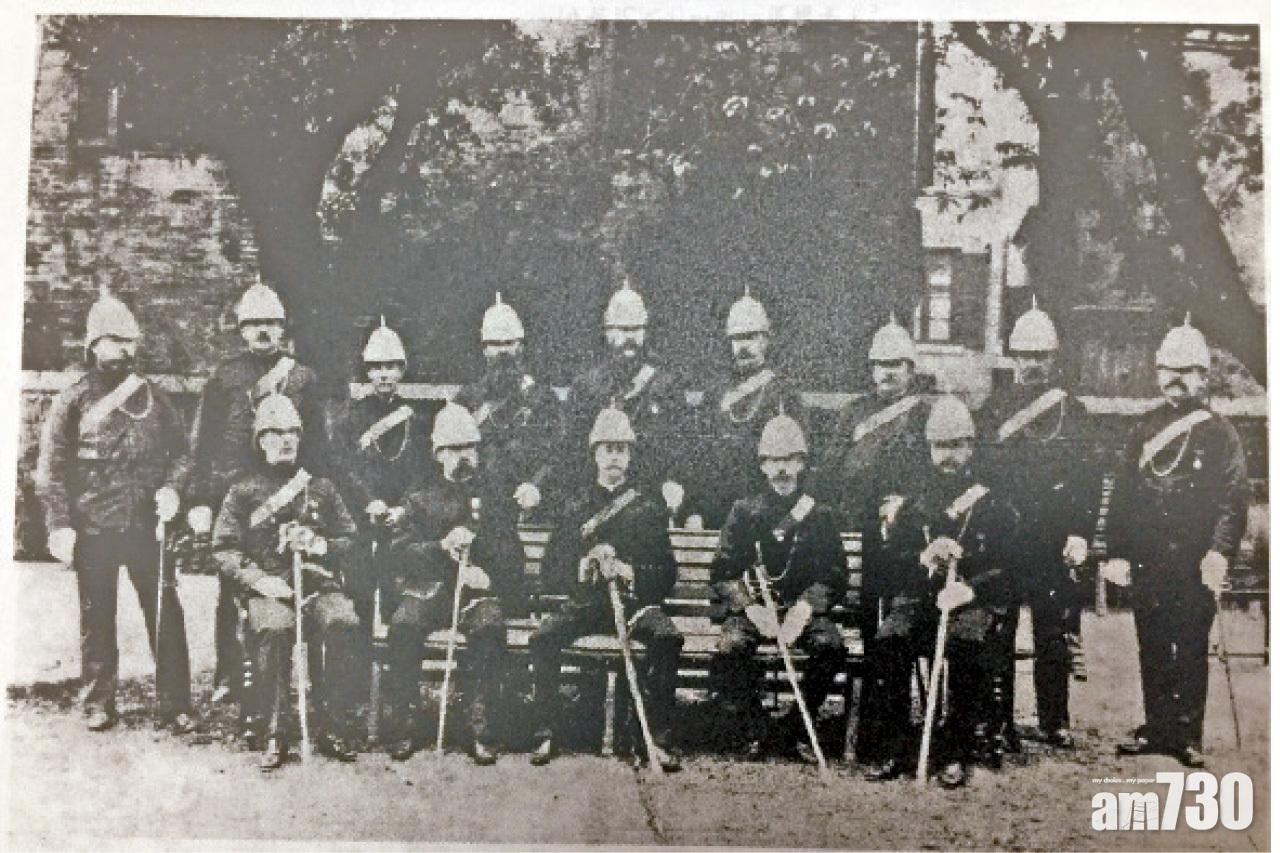 1885年一批高級警官在中央警署留影。