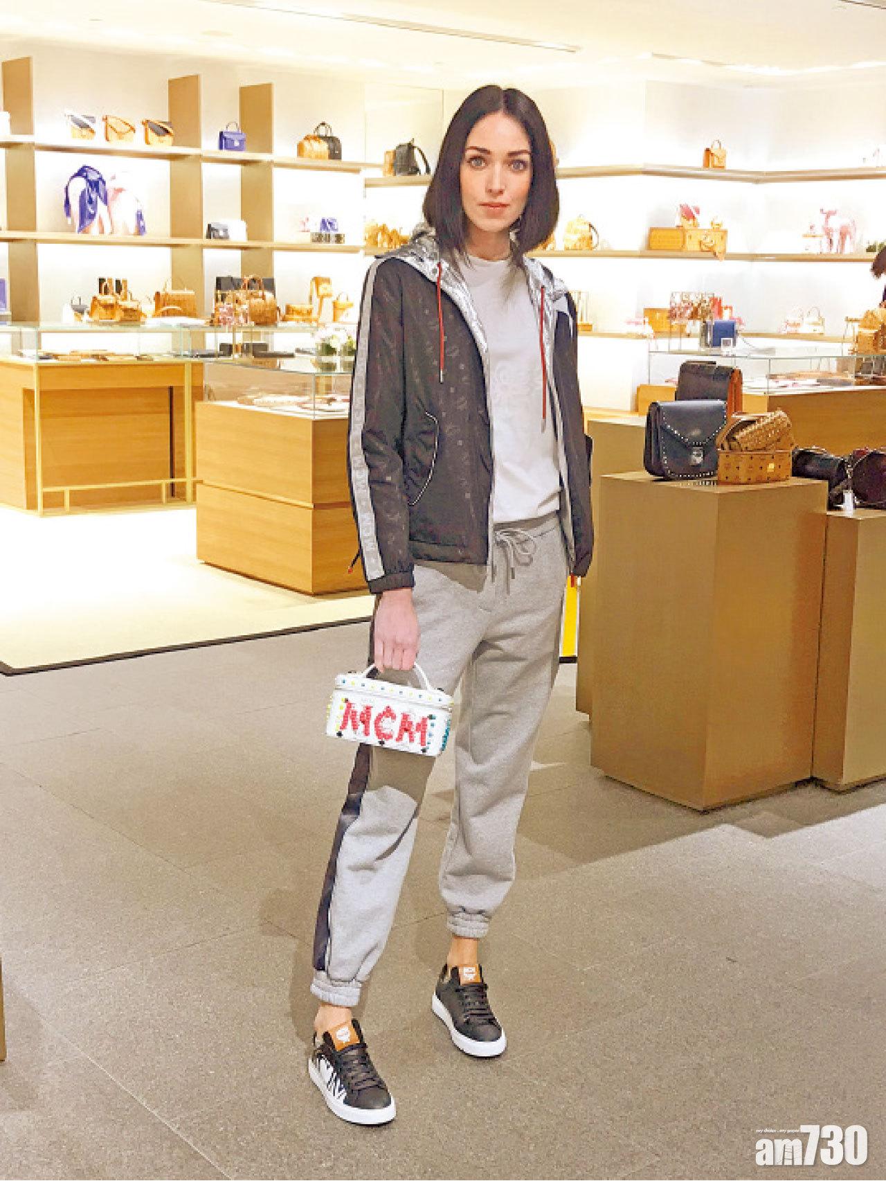 迷你化妝箱小手袋,的的骰骰,卻間隔實用。