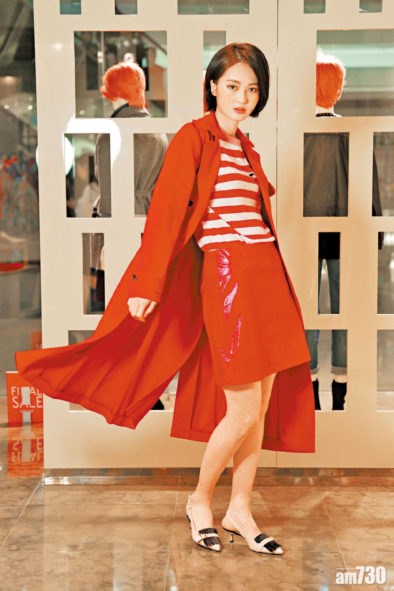 紅色trench coat $4,980(A);
紅白色橫間knit top $2,880(A);
紅色仿皮mini skirt $1,480(A);
粉紅拼黑色high heel $2,080(A)