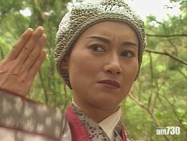 過往滅絕師太都是尼頭打扮,本身會武功的惠英紅,在2001年的版本扮演過此角。