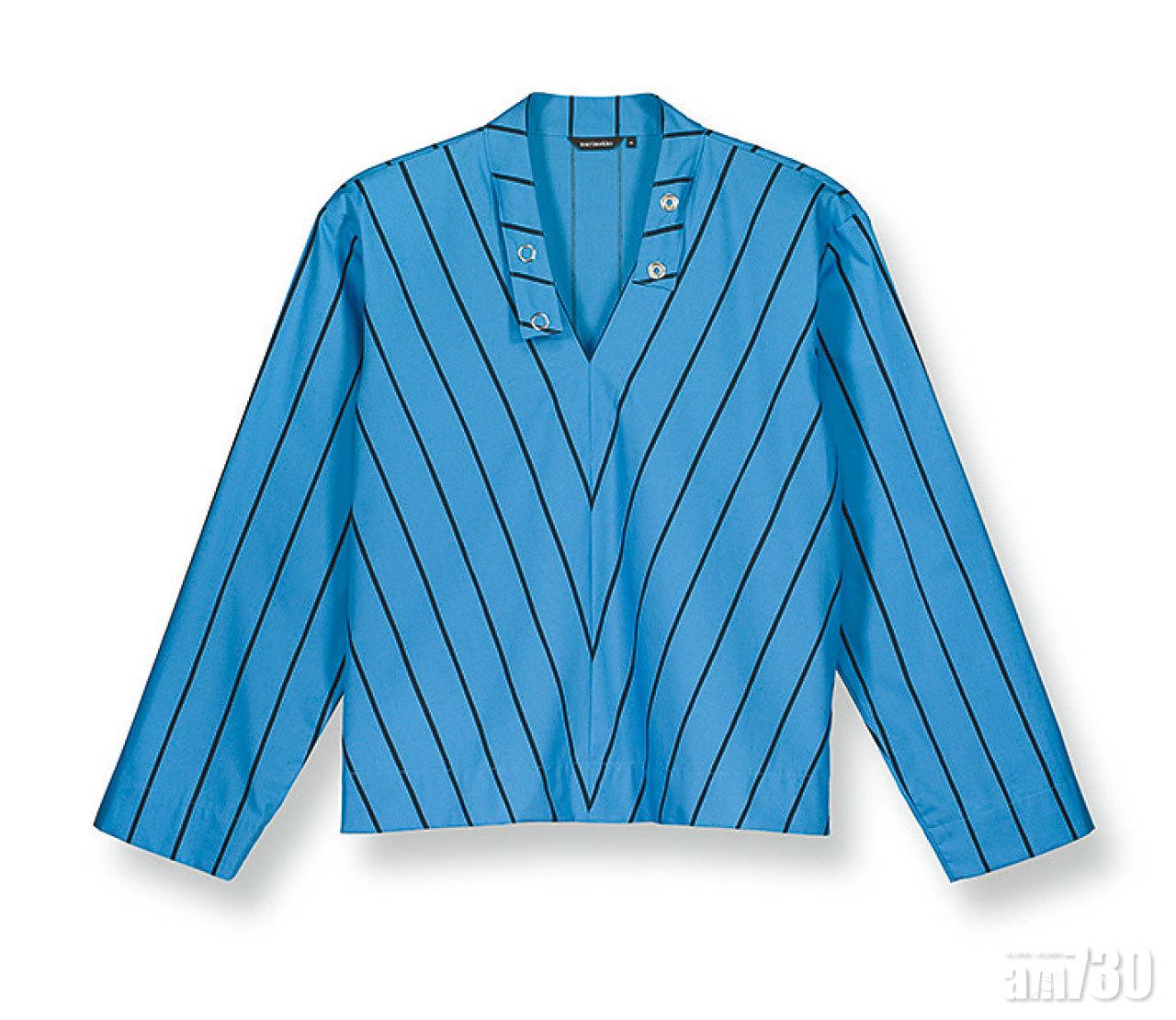 鮮藍斜紋上衣,闊身剪裁加上薄身質地,在展現幹練時兼備舒適。$2,595