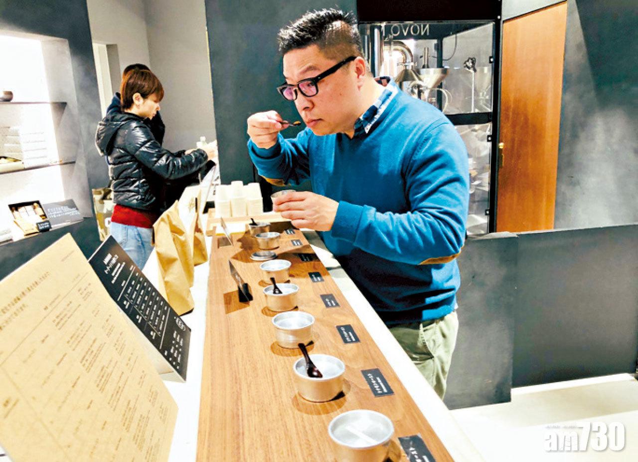 店舖設有芝麻tasting長枱,任由顧客細味各種芝麻口味。