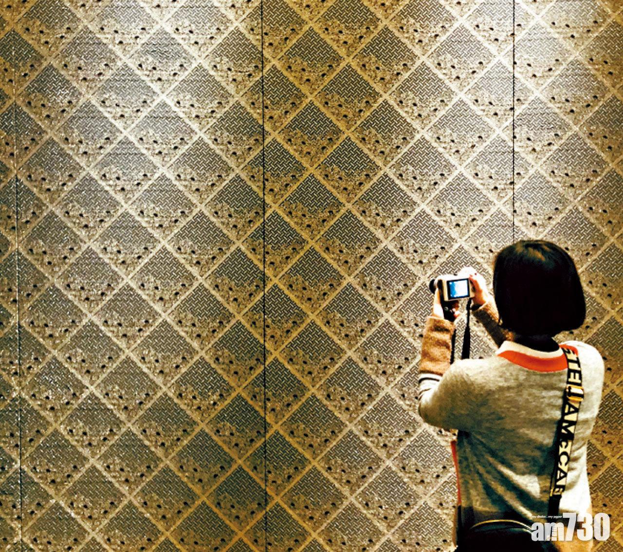 和城WAJO貴賓廂的牆壁,蓋上非常昂貴的以傳統手製和服布料。