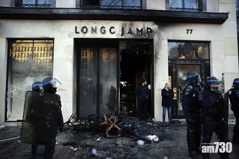 另一名店被縱火。