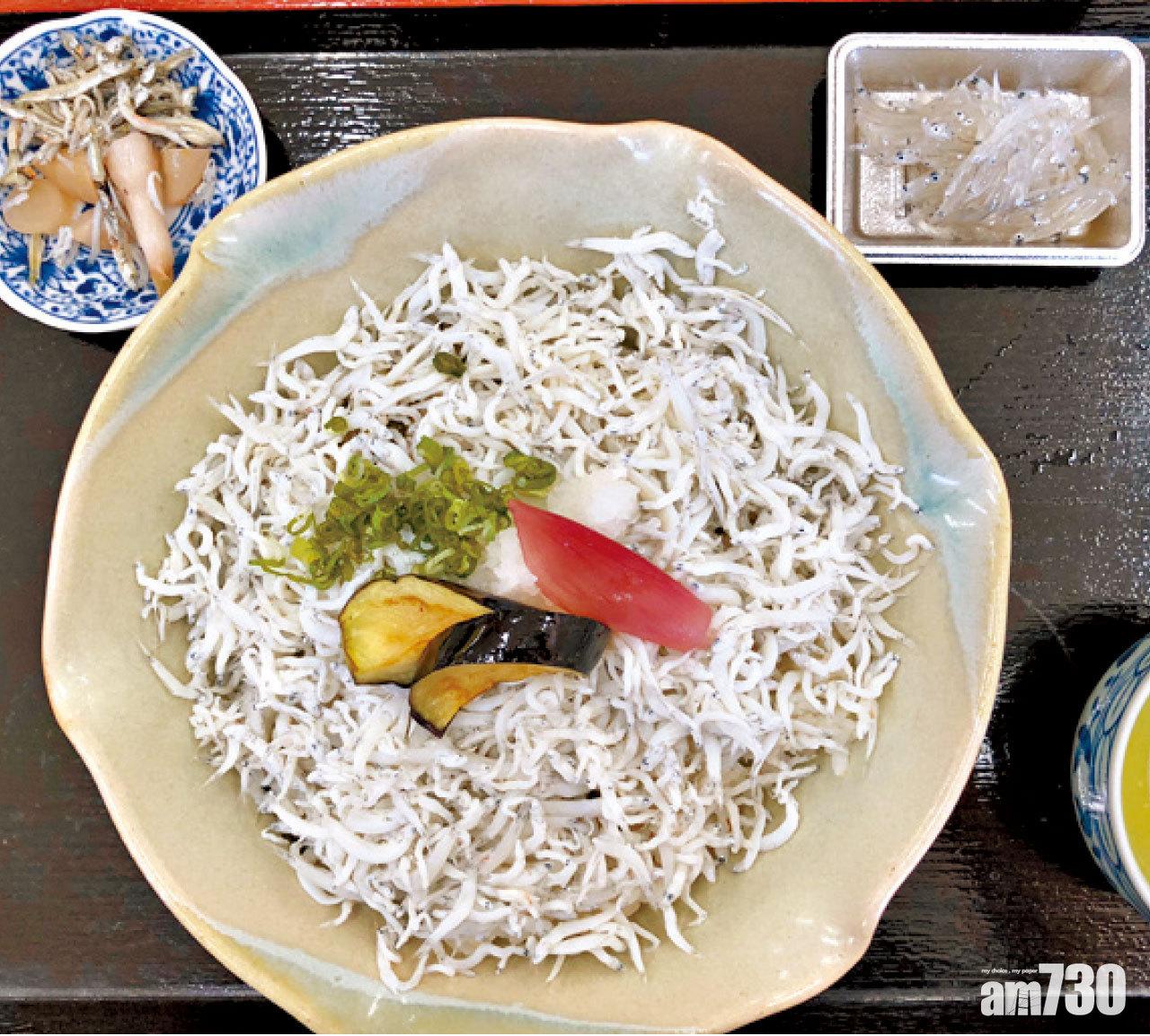 安藝水產的白飯魚丼套餐,包括白
飯魚丼、生白飯魚及白飯魚乾。
