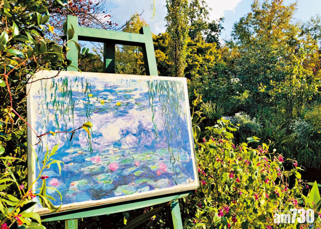 得到官方認證的莫內之庭,四處擺放莫內名作,方便遊人以實景作比較。