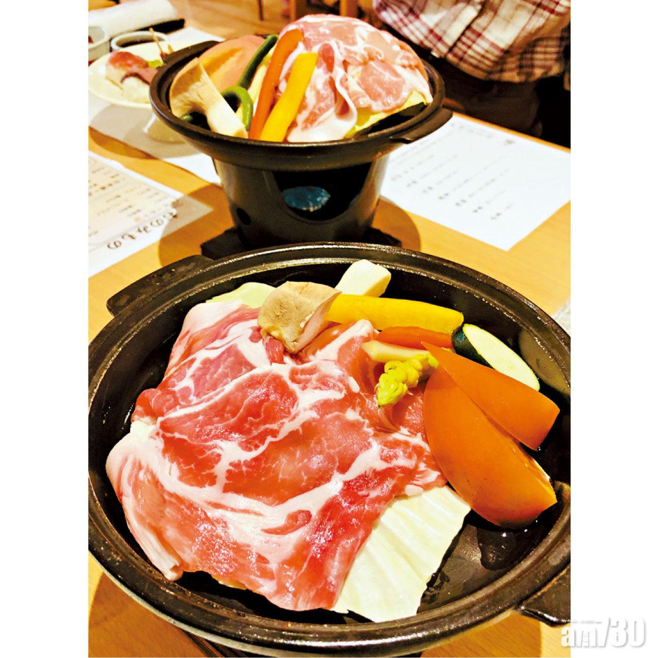 十道菜的溫泉料理,包括有產自宿毛市的新鮮豬肉和野菜。