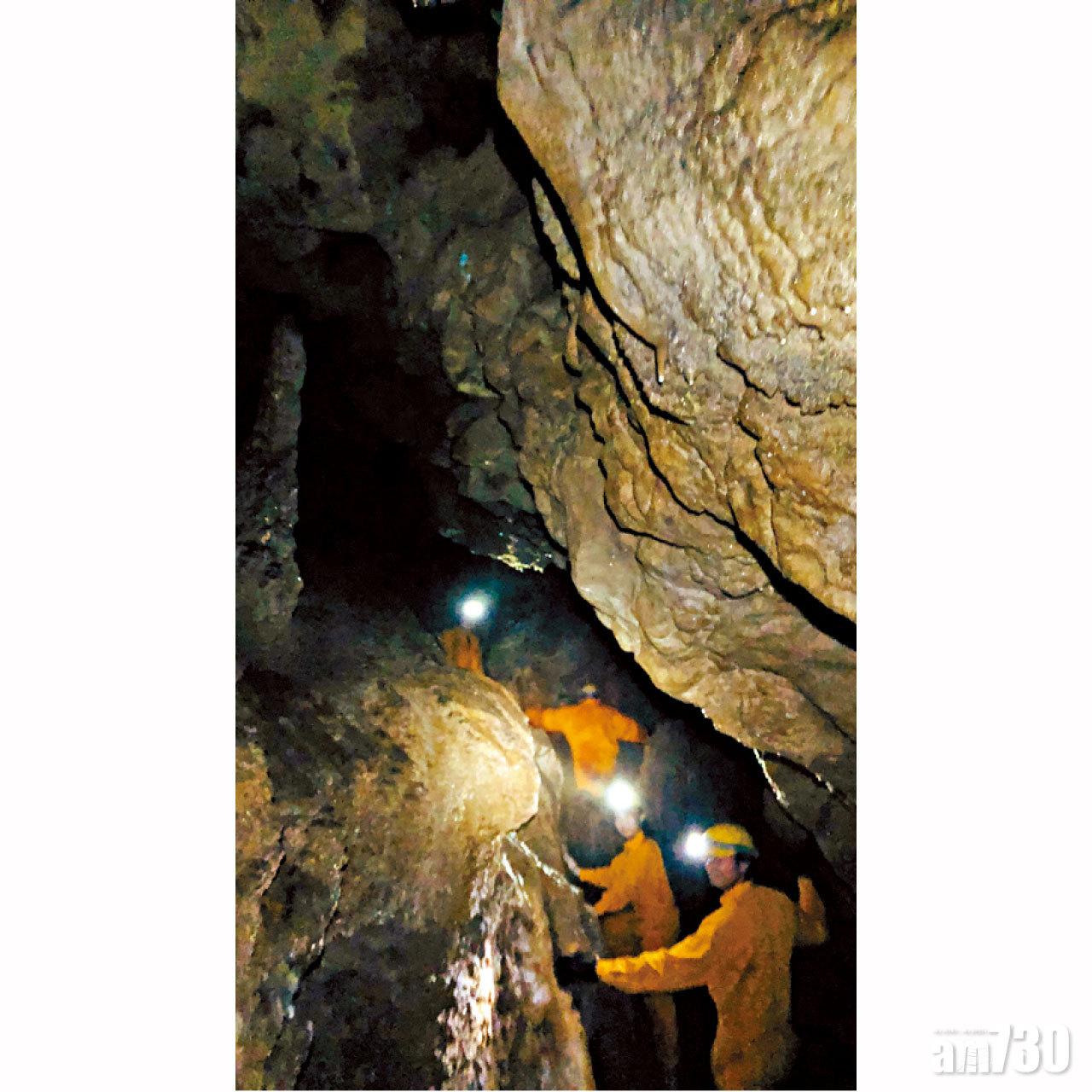 冒險路線不是開玩笑,經常要爬上爬落,間中還要以繩索輔助。