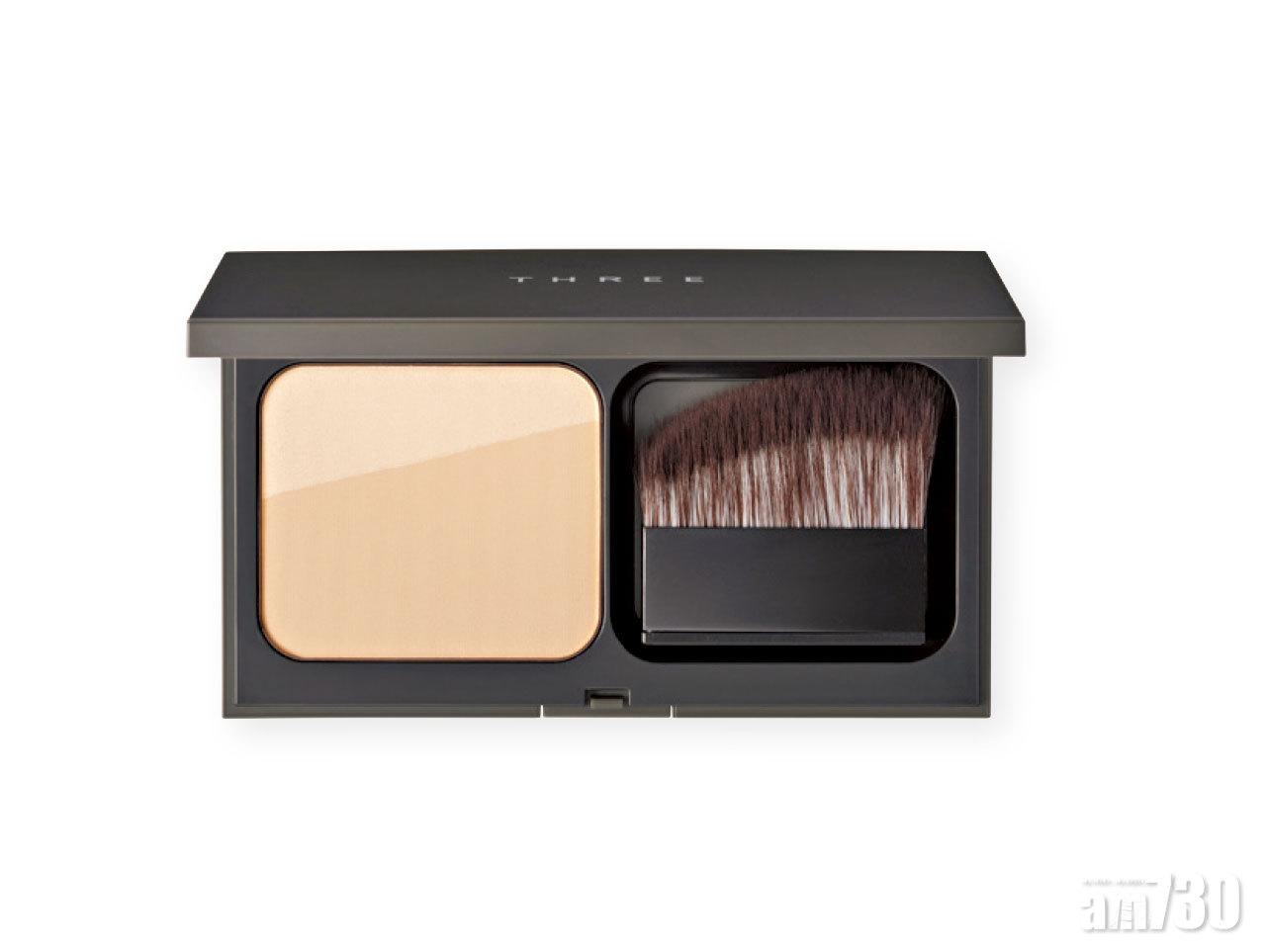 THREE 霧光立體粉餅
SPF26.PA+++