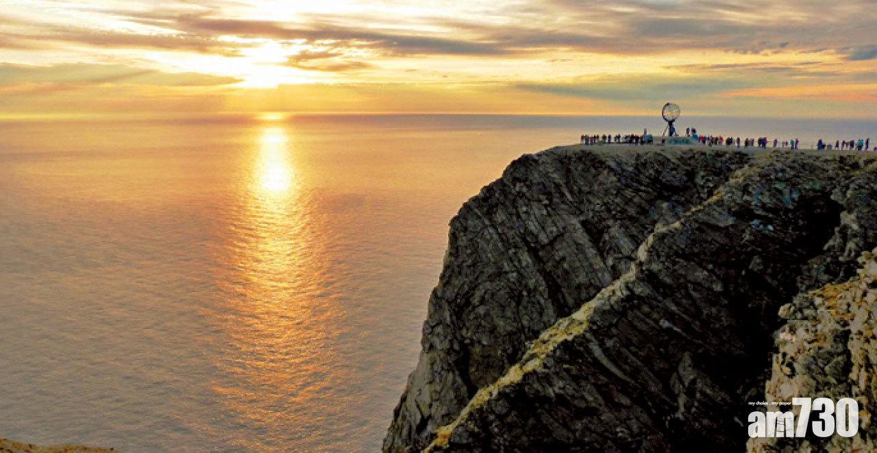 午夜12時,太陽落到最低點了。
