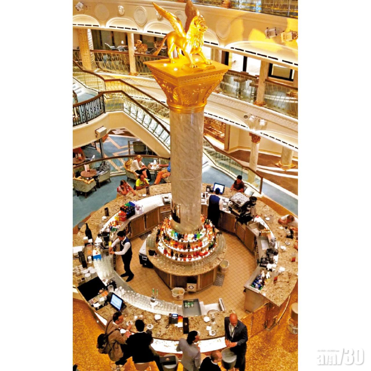 中庭聖馬可廣場,裝潢高貴亮麗。