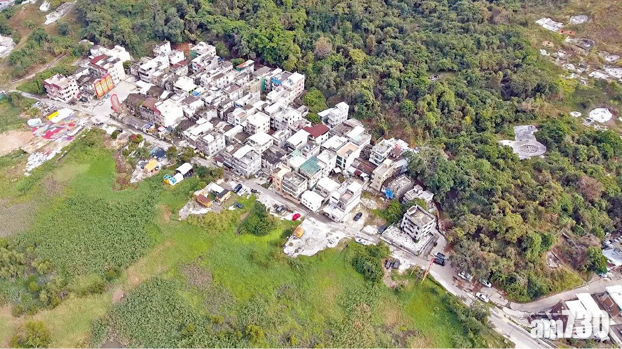 新鴻基地產被指向山貝村時任村代表提供利益,換取村民不反對發展新界土地。(傳真社提供)