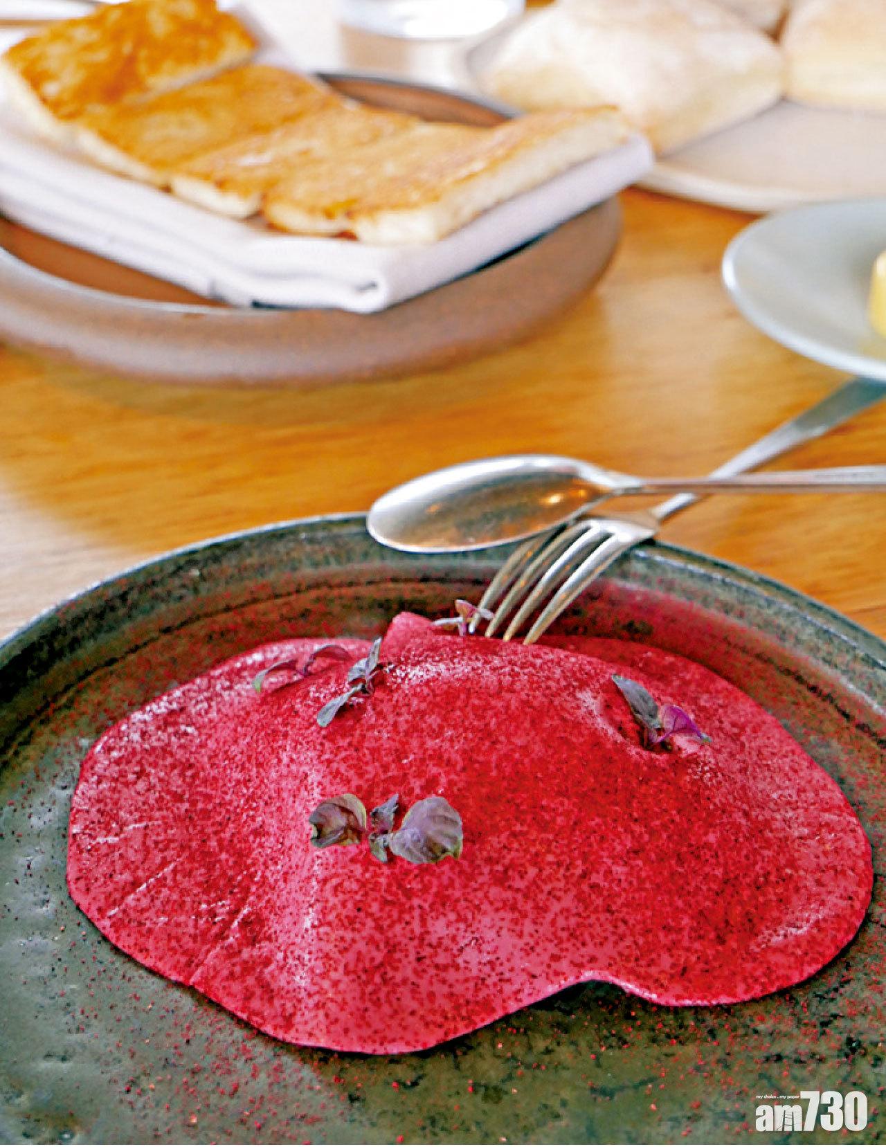 看似PANCAKE,其實是鱈魚啫喱,相當有趣。