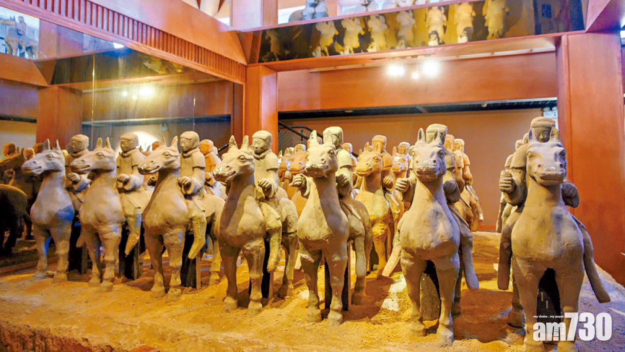 在水下兵馬俑原本浸在水裡,最終「拯救」並修復了。