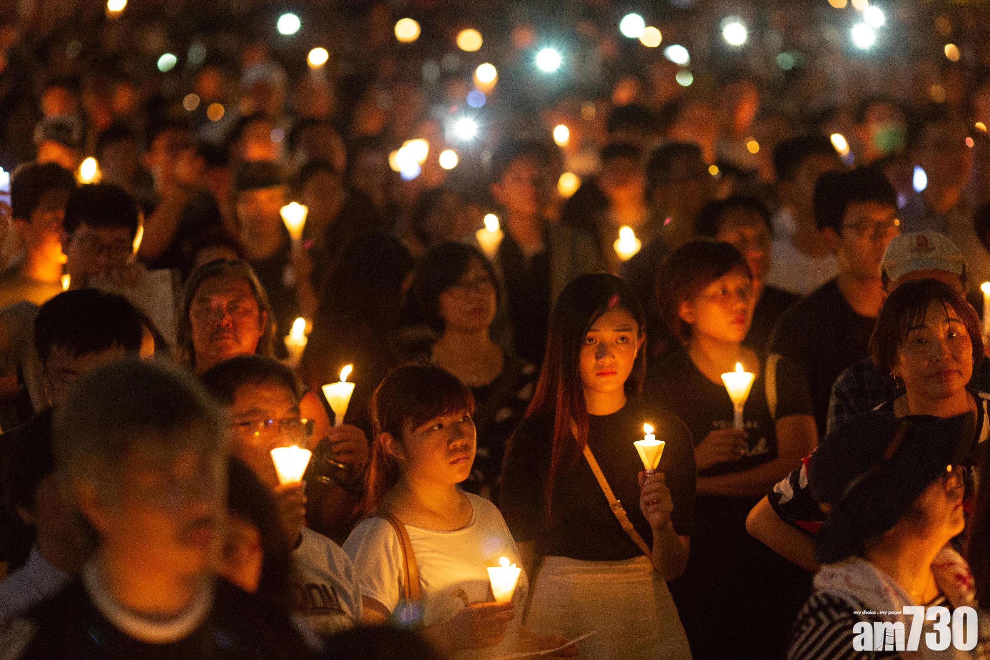 不乏年輕人出席晚會。(蘇文傑攝)