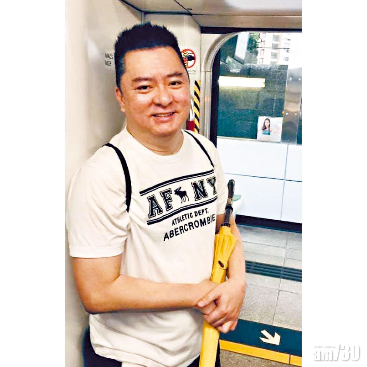 戰勝癌魔的蔡強榮無懼高溫,上街參與遊行。