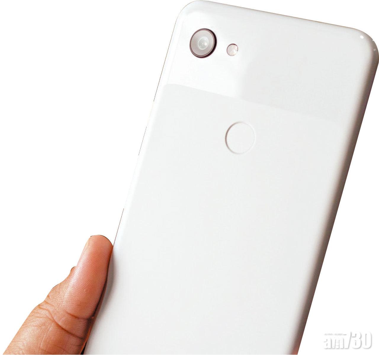 最新的Pixel 3依然採用單鏡頭設計。