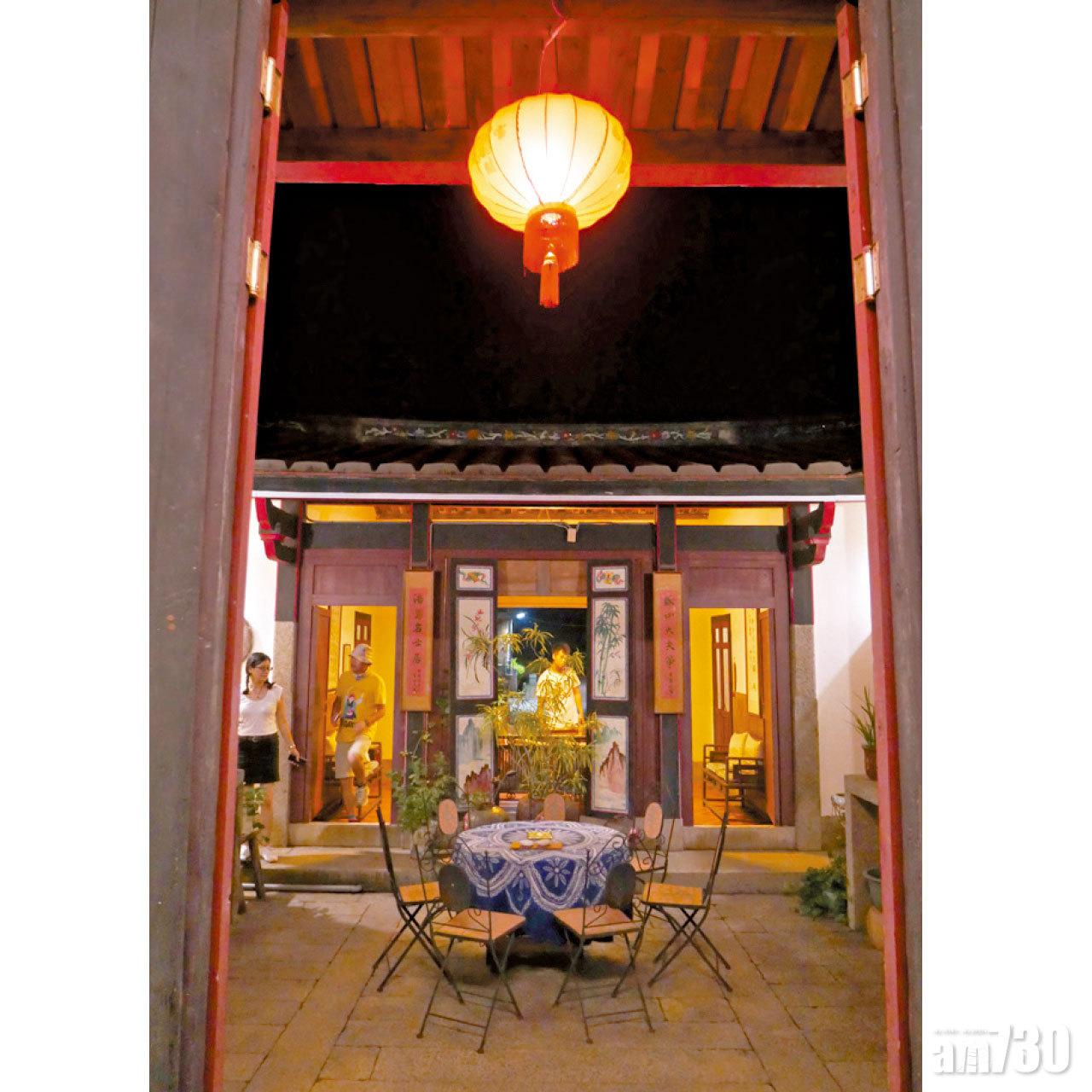 「大夫第」古色古香,跟新界圍村的老房子有點相近。